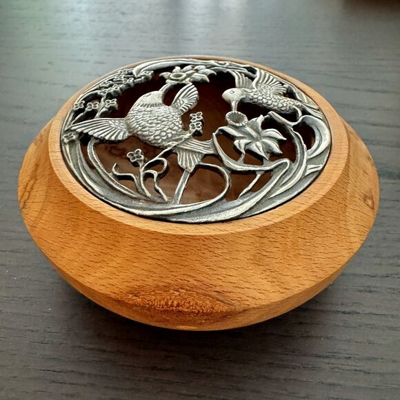 Potpourri Bowl Vessel Turned Beech Wood Handmade Pewter Hummingbirds Top Signed - Picture 1 of 6